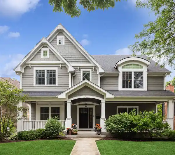 RANDALL PARK ELEGANCE STEPS FROM DOWNTOWN