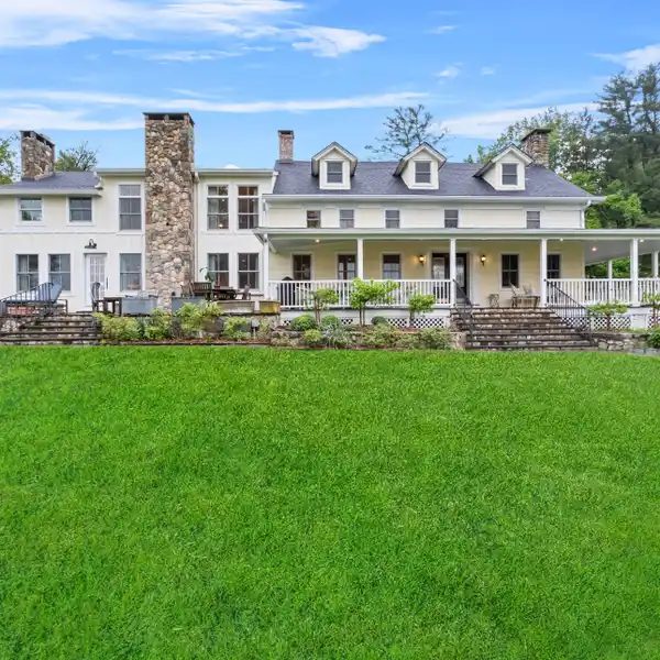 HISTORIC CHAPMAN FARMHOUSE WITH MODERN LUXURY TOUCHES