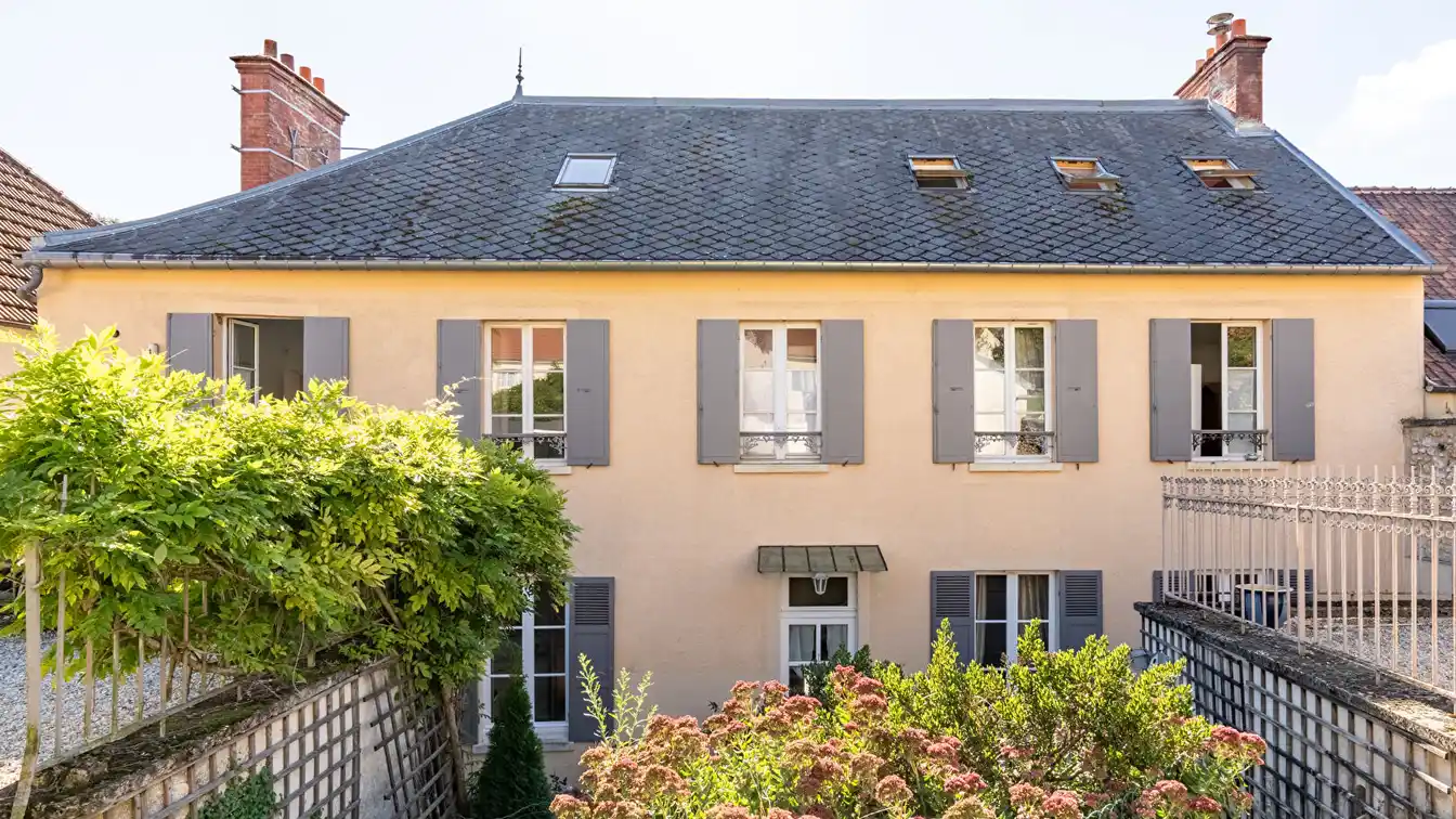 Stunning 18th Century Mansion