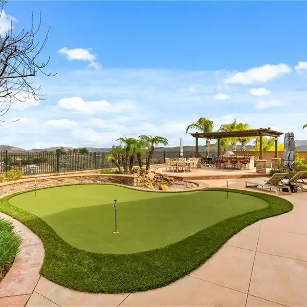 EXTRAORDINARY RESIDENCE WITHIN PRESTIGIOUS GUARD-GATED COMMUNITY