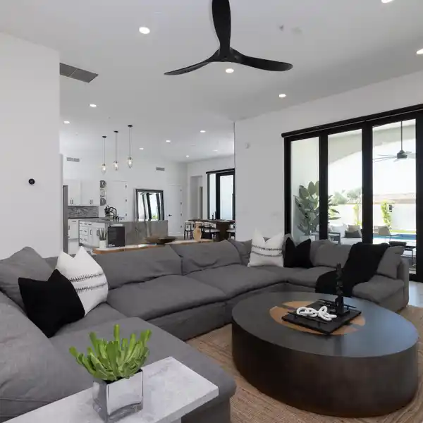 A PERFECT BLEND OF LUXURY AND COMFORT