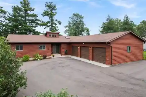 Amazing Lake Home on Beaver Dam Lake