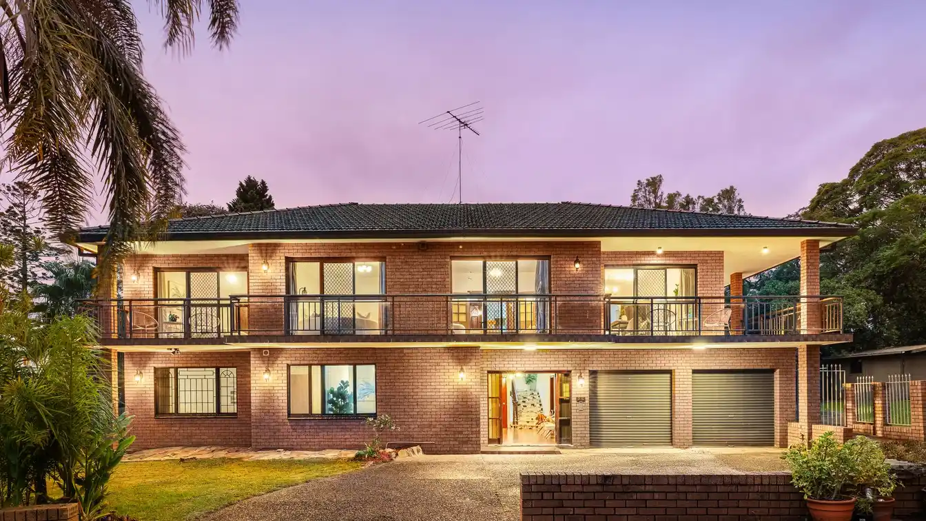 Timelessly Elegant Solid Full-brick Estate
