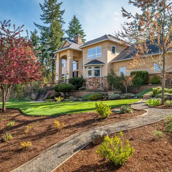 PRIVATE 22-ACRE RETREAT