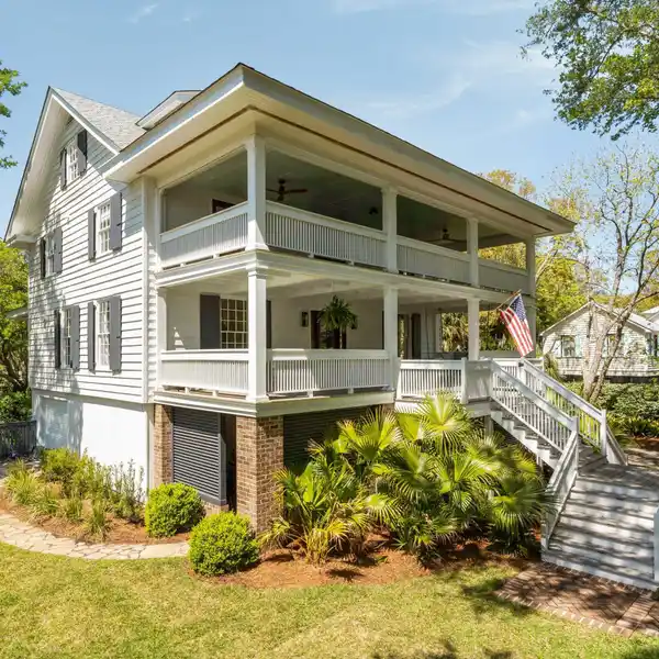 CLASSIC SULLIVAN'S ISLAND BEACH HOUSE
