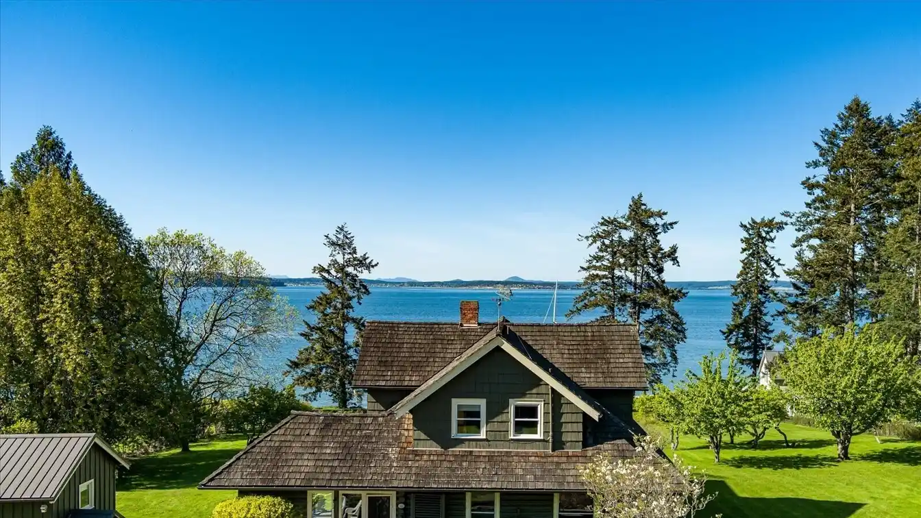 One-of-a-kind Property on Penn Cove