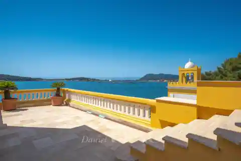 Exceptional Apartment with Mediterranean Views