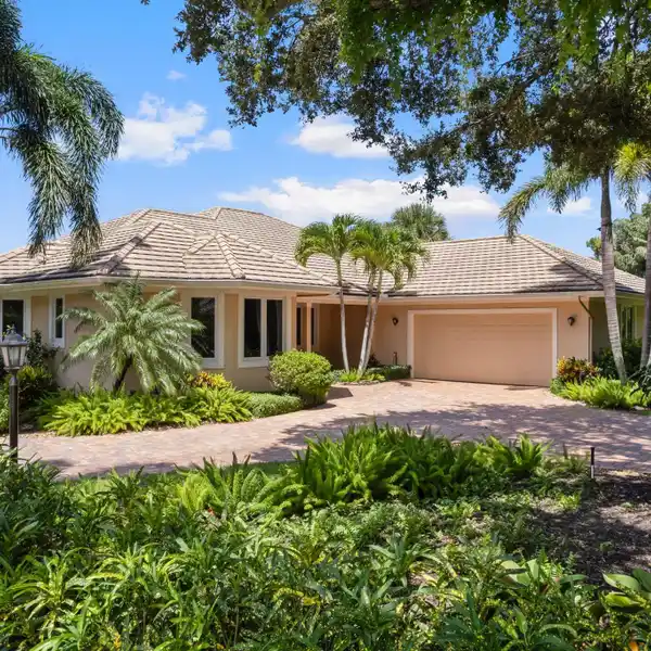 TOP-OF-THE-LINE HOME IN A COUNTRY CLUB COMMUNITY