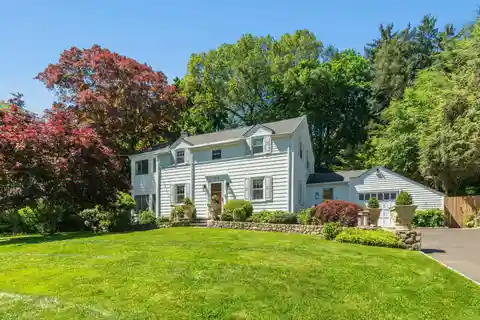 Charming In-Town Colonial Near Everything