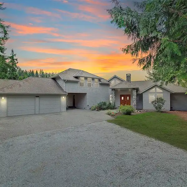 PRIME AND PRIVATE ESTATE ON LAKE SHOECRAFT