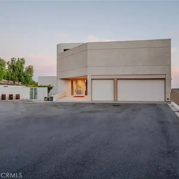 STRIKING ARCHITECTURAL RESIDENCE ON OVER AN ACRE