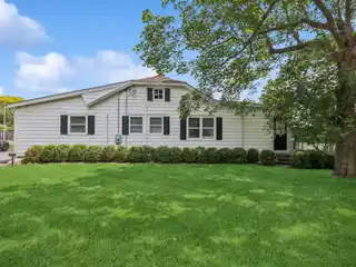 Quaint Cottage in Water Mill South