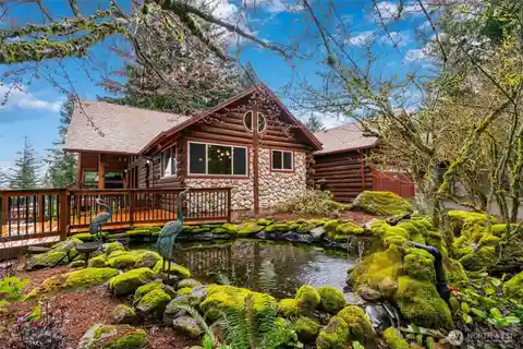 Versatile Compound with Mt Hood Views