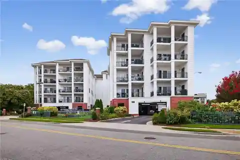Stunning Waterfront Condo in Lesner Cove
