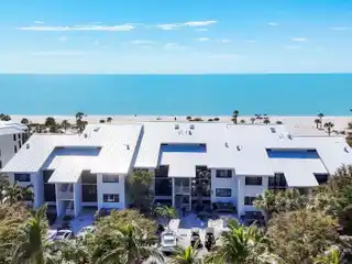 Beachfront Condominium with Breathtaking Gulf Views