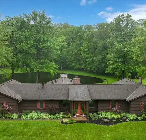 CUSTOM RANCH HOME ON PRIVATE SERENE ACREAGE