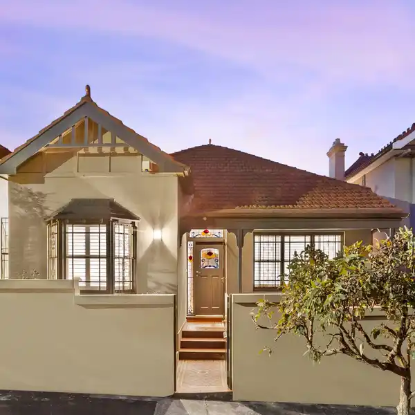 RARE ARCHITECT-DESIGNED RESIDENCE