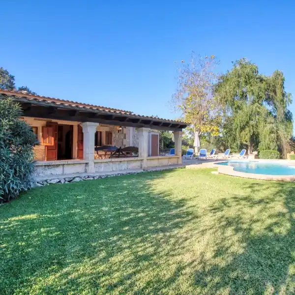 BEAUTIFUL FINCA WITH POOL AND HOLIDAY RENTAL LICENSE IN POLLENSA, MALLORCA