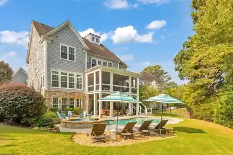 Breathtaking Residence in an Exclusive Five-Home Community