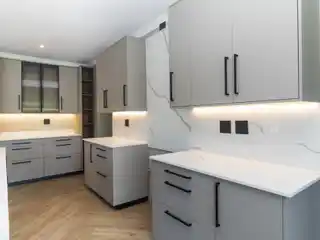 Elegant Eco-Luxury Living Above the Canopy