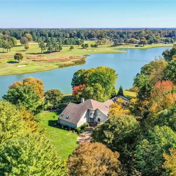 LAKEFRONT HOME IN BROAD RUN