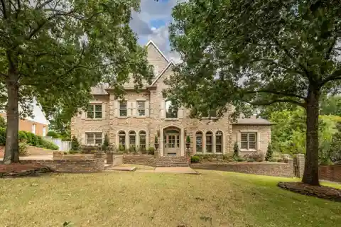 Fabulous Home in Beautiful Birnam Wood