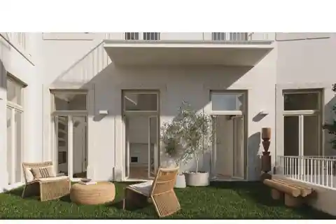 Elegant Apartment with Private Garden in Lisbon