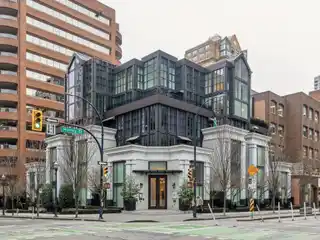 Three Bedroom Penthouse with a New York Vibe