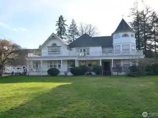 Victorian Estate on 20.55 Waterfront Acres