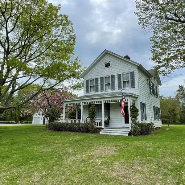 HISTORIC BOISSEAU FARMHOUSE
