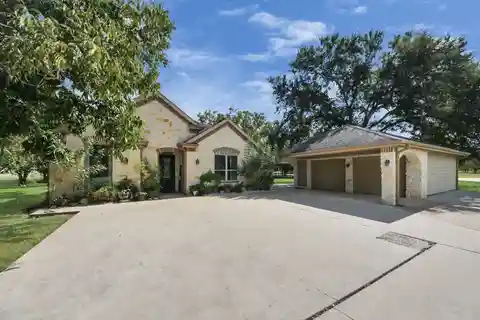 Spacious Home with Guest Suite, Study, and Upgraded Systems