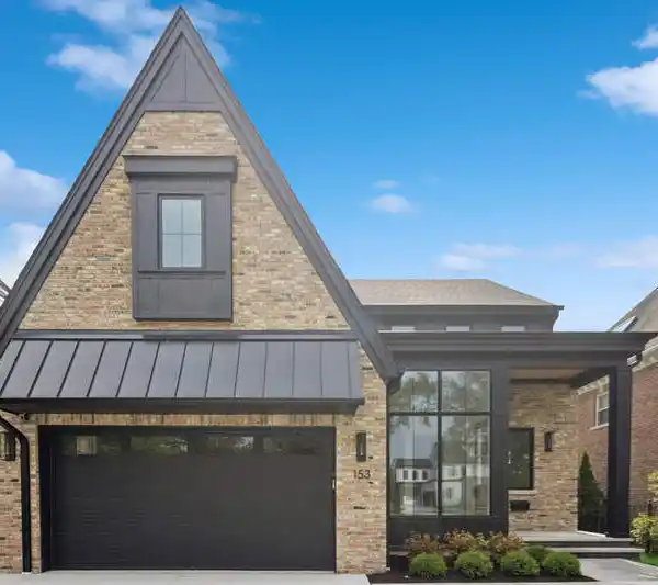 PRIME ELMHURST LOCATION WITH MODERN LUXURY FINISHES