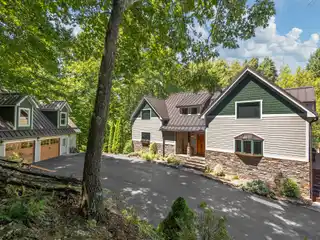 Luxury Mountain Escape with Extra Lot