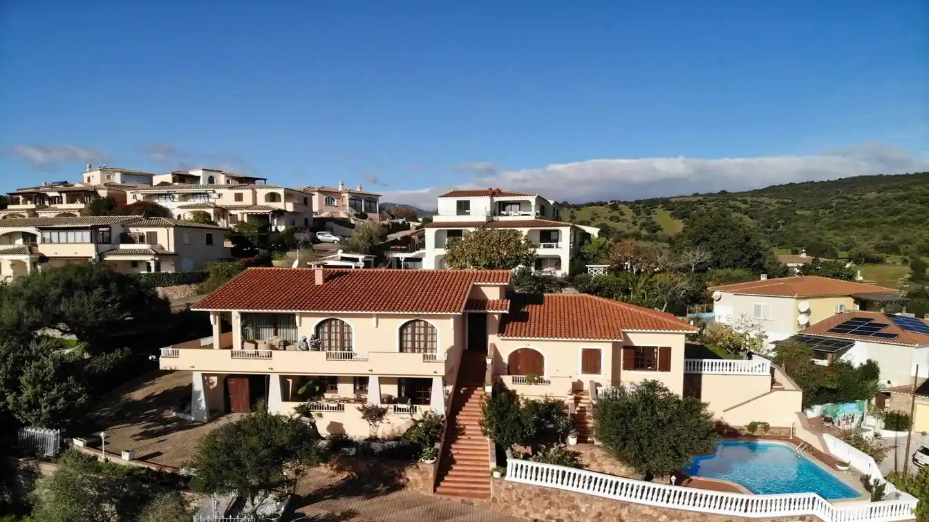 Splendid Villa with Private Garden and Pool