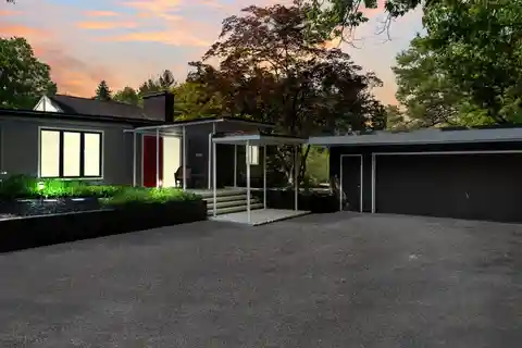 Stylish Mid-century Modern Retreat