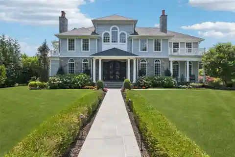 Completely Renovated Gem in the Central Garden City