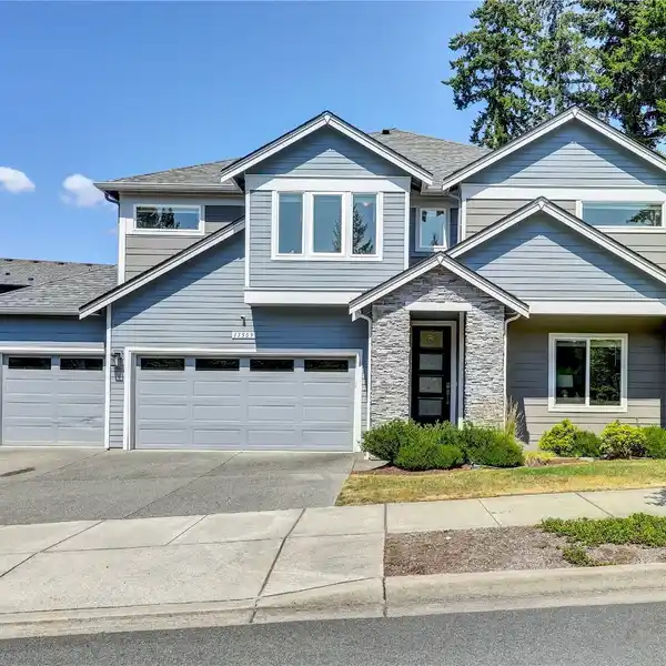 METICULOUSLY MAINTAINED HOME IN MONROE WOODLANDS