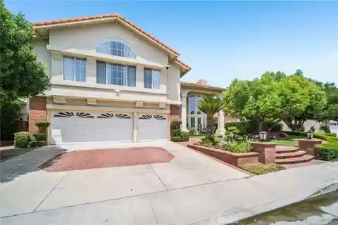 Luxury and Elegance in Prestigious Porter Ranch