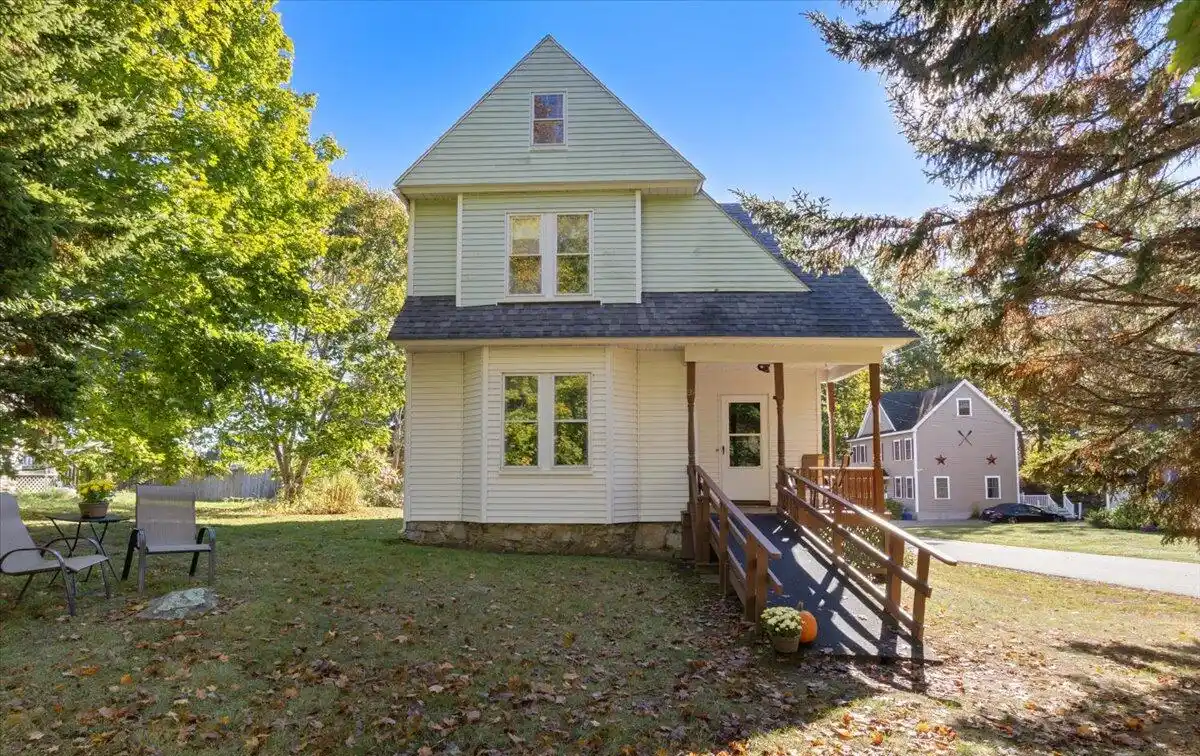 Charming and Spacious Home at York Beach