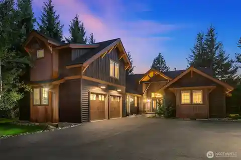 Craftsman-Style Home with Golf Course Views