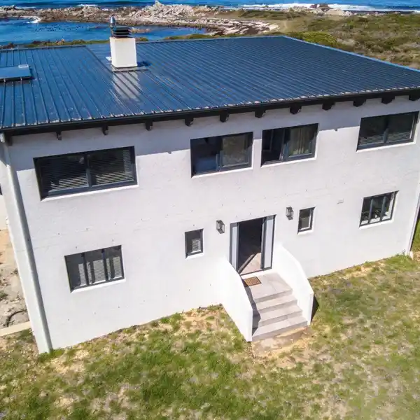 MAGNIFICENT SEAFRONT PROPERTY