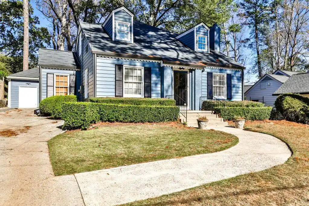 Charming Home in Sought-after Springlake