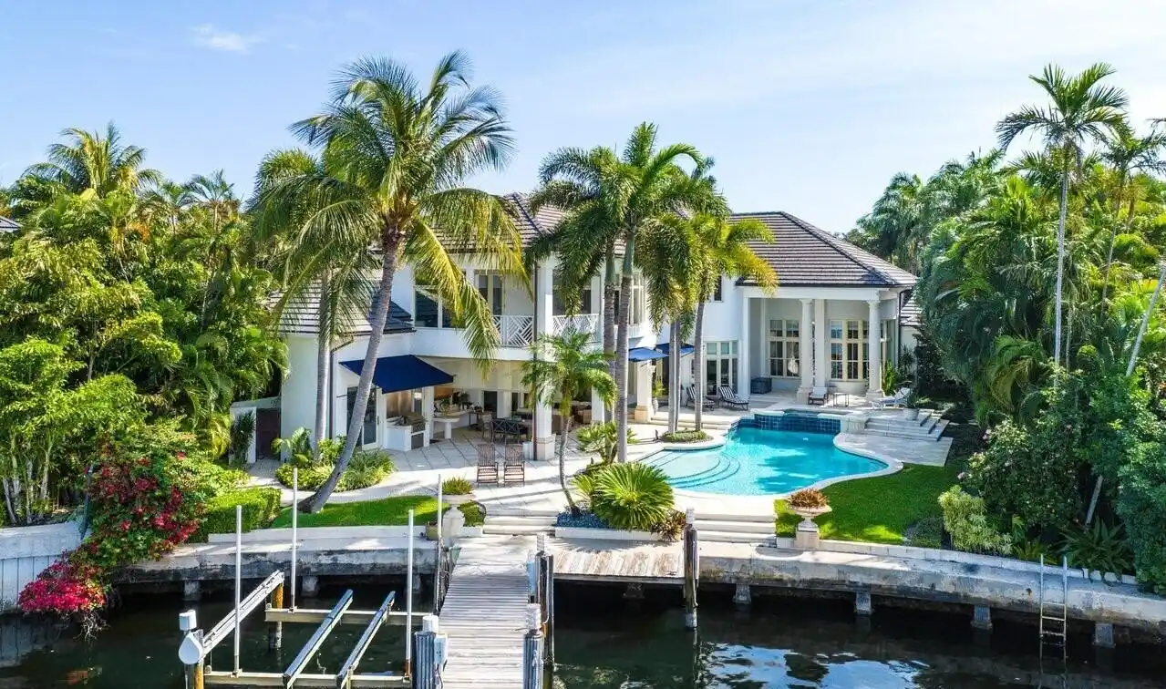 Intracoastal Waterside Living at Its Finest