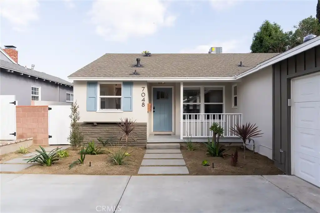 Beautiful Home in Desirable Lake Balboa Neighborhood