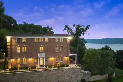 One-of-a-kind Waterfront Oasis