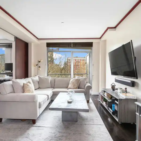 LOFT-LIKE DOWNTOWN CONDO