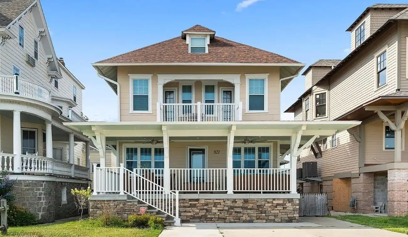 Spectacular Oceanfront Victorian