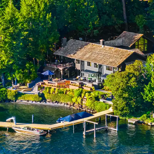 SPECTACULAR LEGACY RESIDENCE