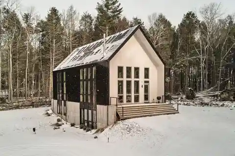 Perry Pond House