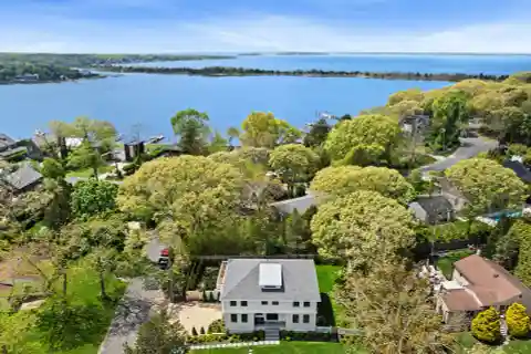 Exquisite Home in Sought-after Redwood